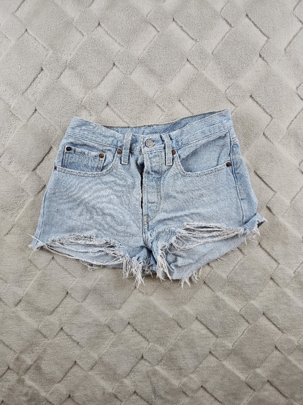 Levi's 501 Denim Shorts Womens 26 Light Wash Distressed Denim Button Fly